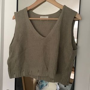 Cotton cropped vest